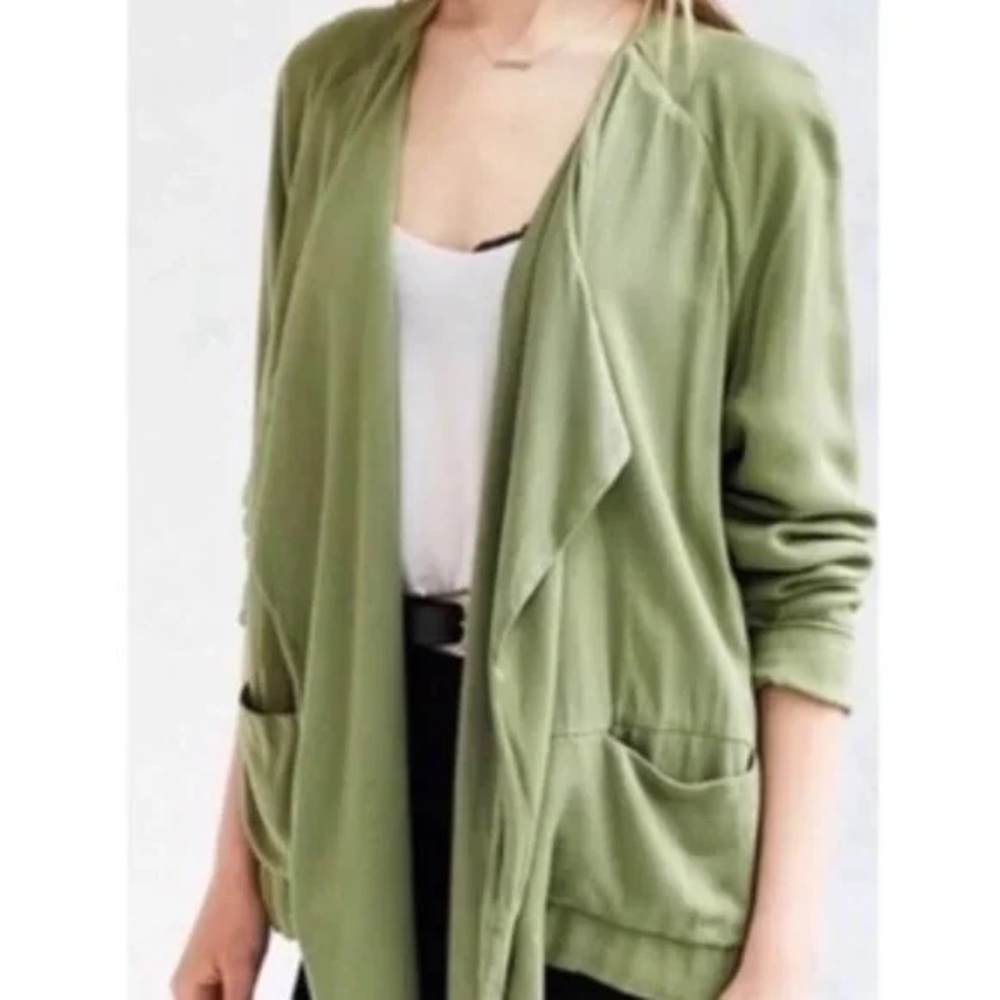 URBAN OUTFITTERS Kimchi Blue Green Shrug Elegant and Versatile Top - Picture 2 of 6